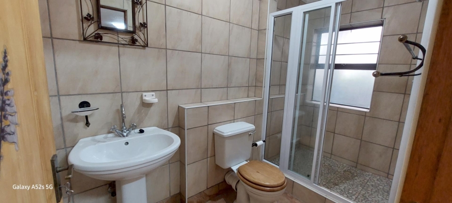6 Bedroom Property for Sale in West Bank Eastern Cape